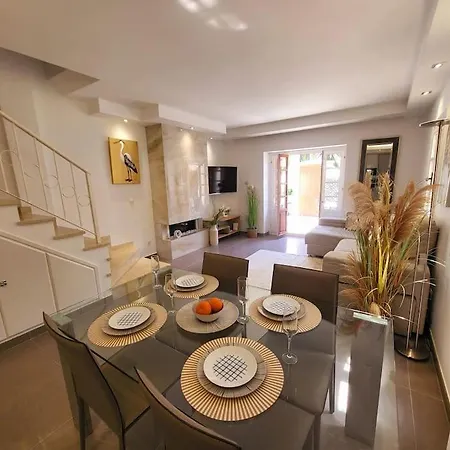Апартаменти Chic Townhouse By The Sea @ Villacana Playa! *