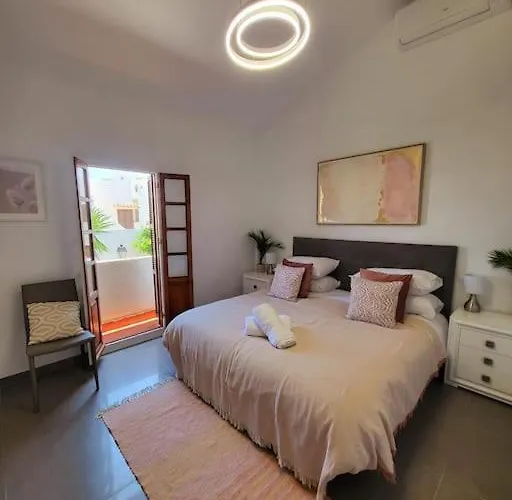 アパート Chic Townhouse By The Sea @ Villacana Playa! エステポナ