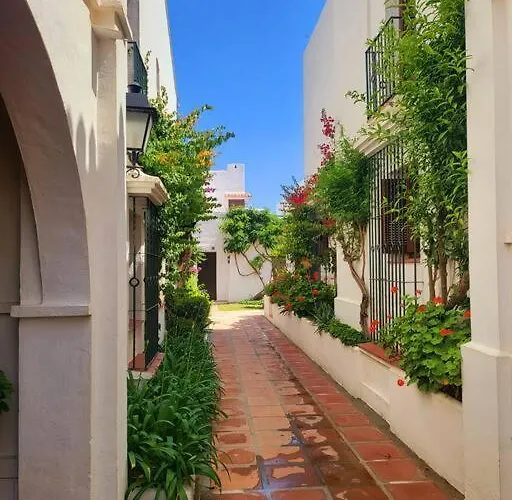 Chic Townhouse By The Sea @ Villacana Playa! エステポナ