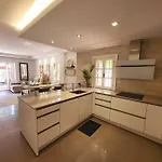 Chic Townhouse By The Sea @ Villacana Playa! * Естепона