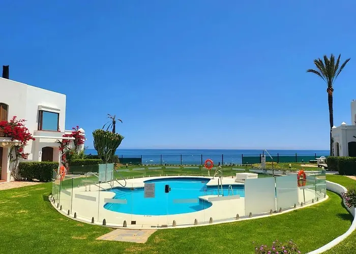 Chic Townhouse By The Sea @ Villacana Playa! * Естепона